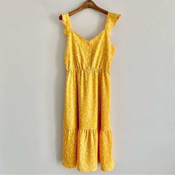 BB Dakota by Steve Madden Dresses & Skirts - BB Dakota Steve Madden Yellow Crepe Flutter Sleeve Dress Size Small